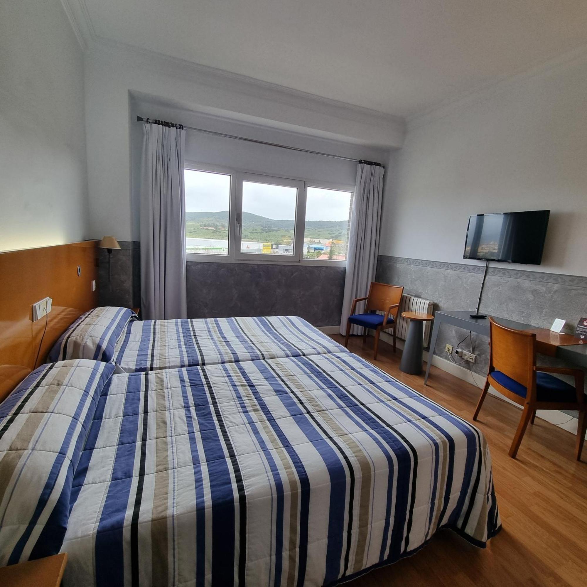 Hotel Azar Plasencia Eksteriør billede