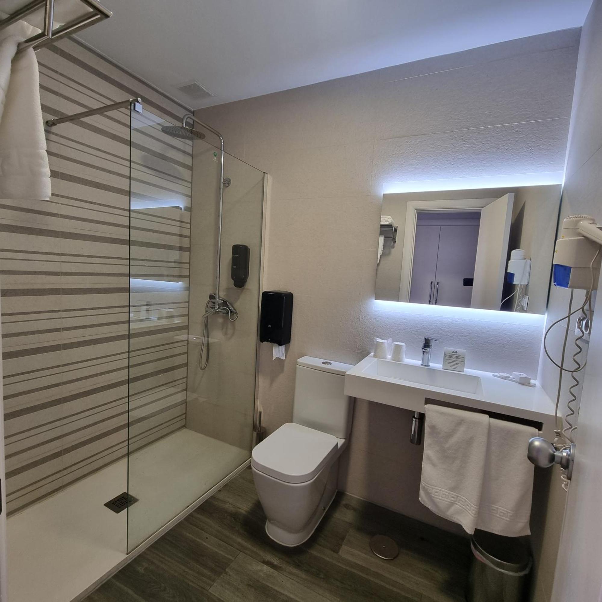 Hotel Azar Plasencia Eksteriør billede