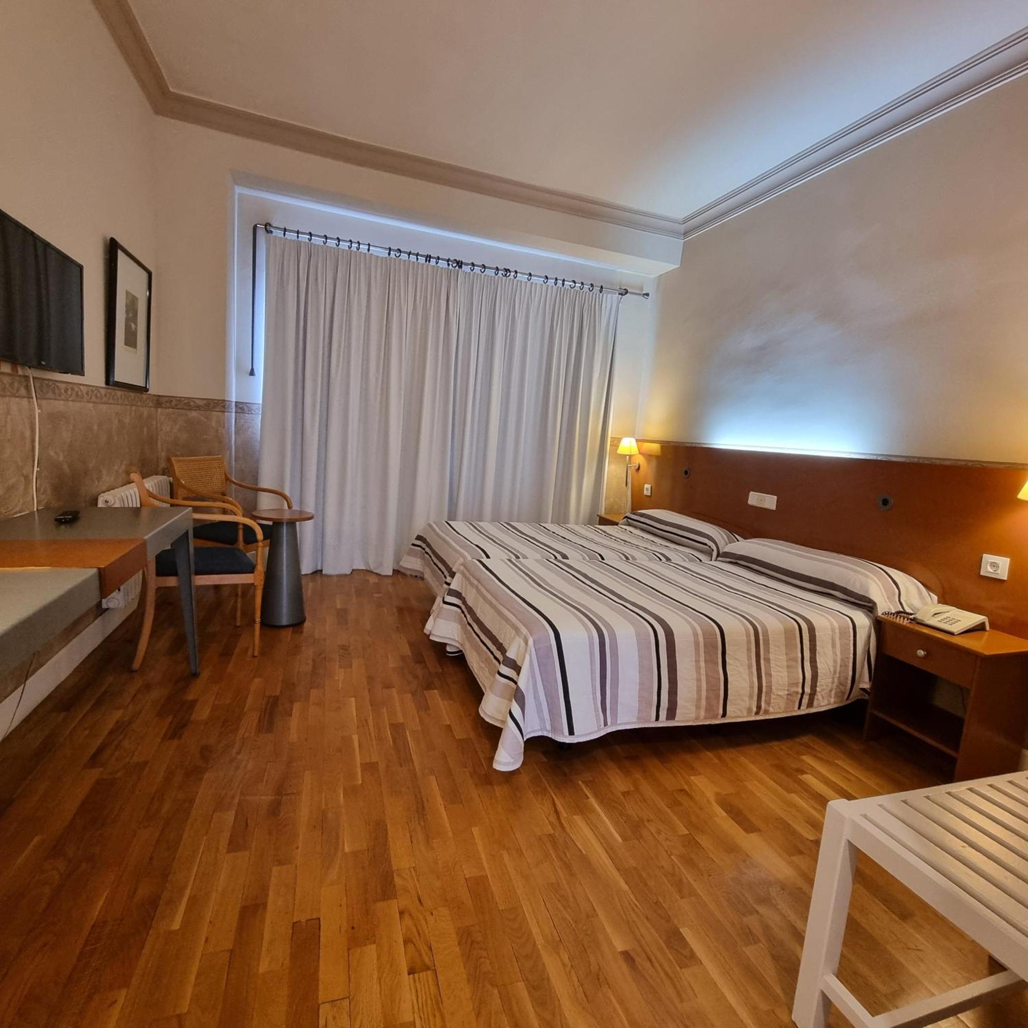 Hotel Azar Plasencia Eksteriør billede