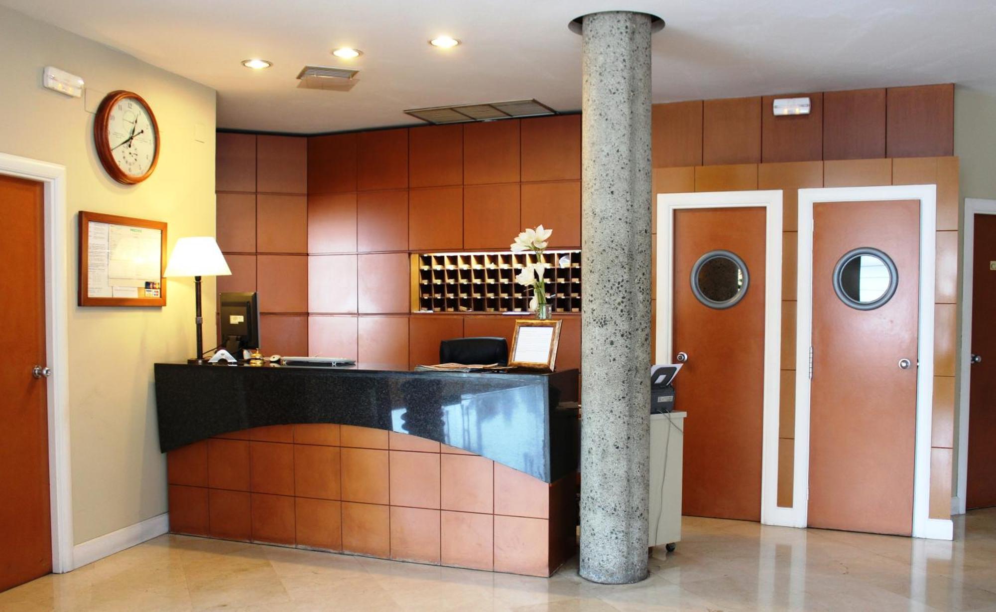 Hotel Azar Plasencia Eksteriør billede