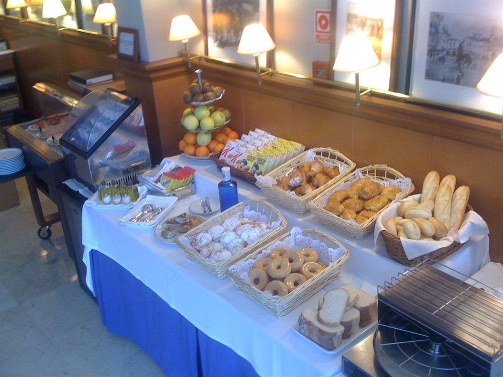 Hotel Azar Plasencia Eksteriør billede
