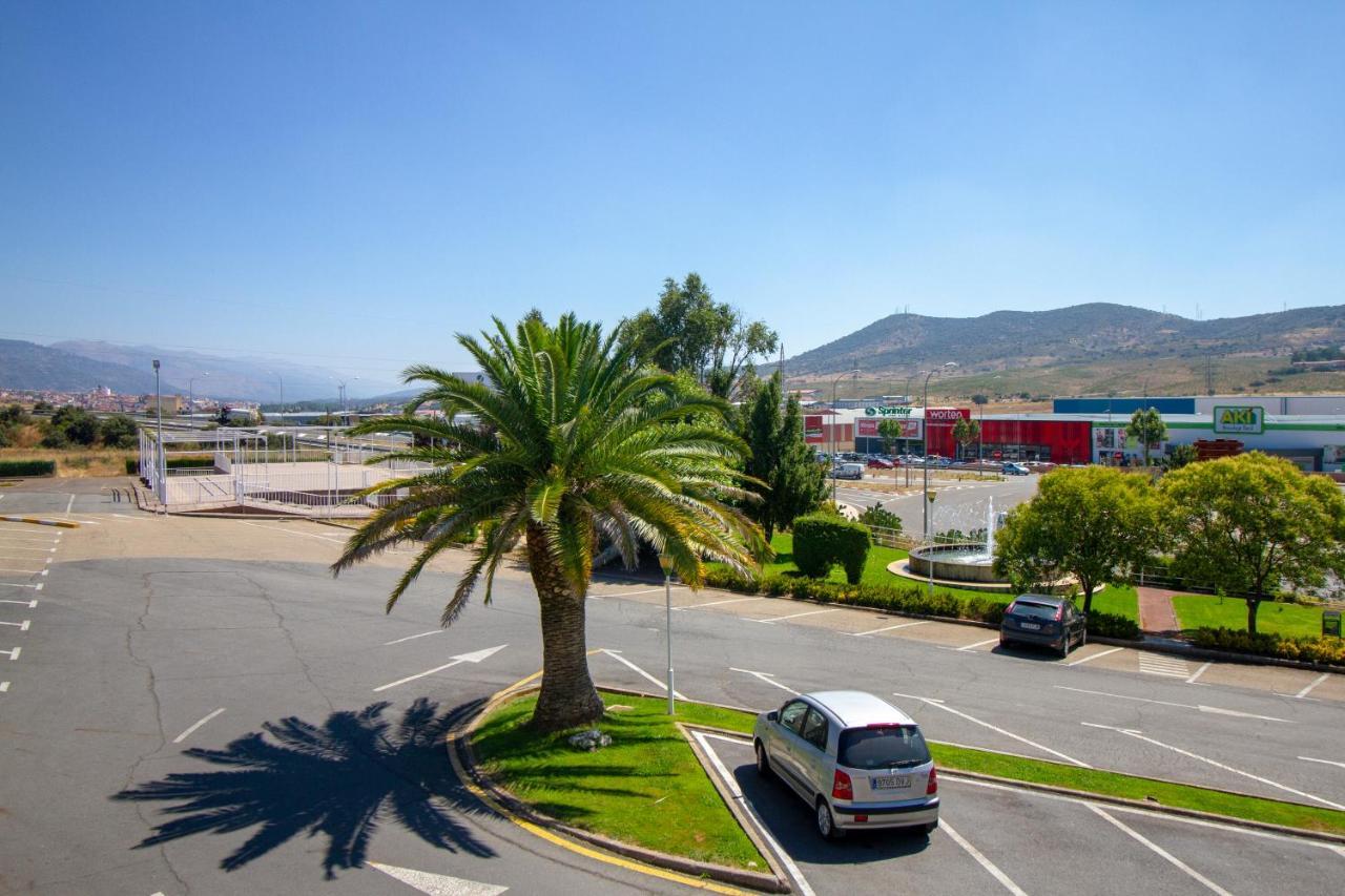 Hotel Azar Plasencia Eksteriør billede